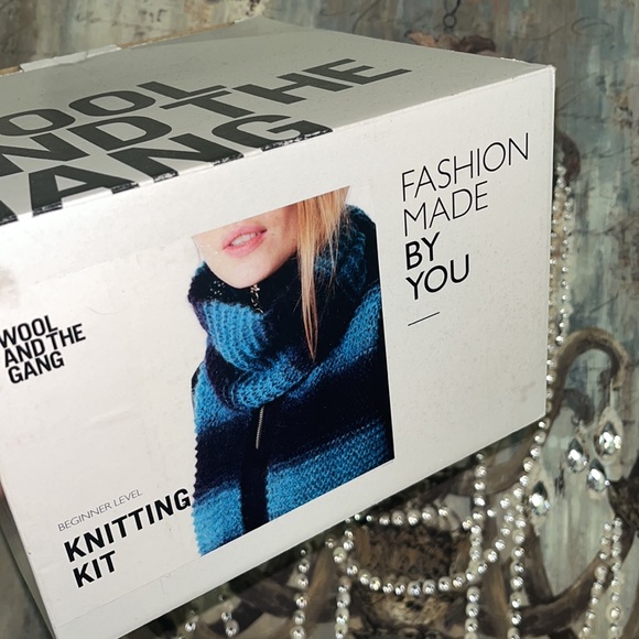 🧶 🐑 💎 •👄 WOOL & THE GANG 👄• 🐑💎🧶 Kit - Picture 1 of 11